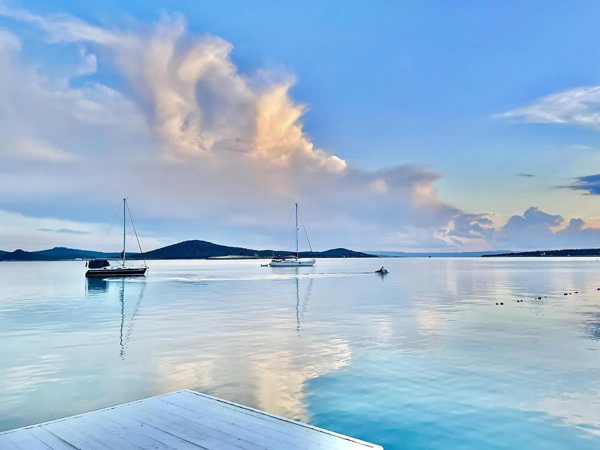 Cunda Hotel Ayvalı 2*,