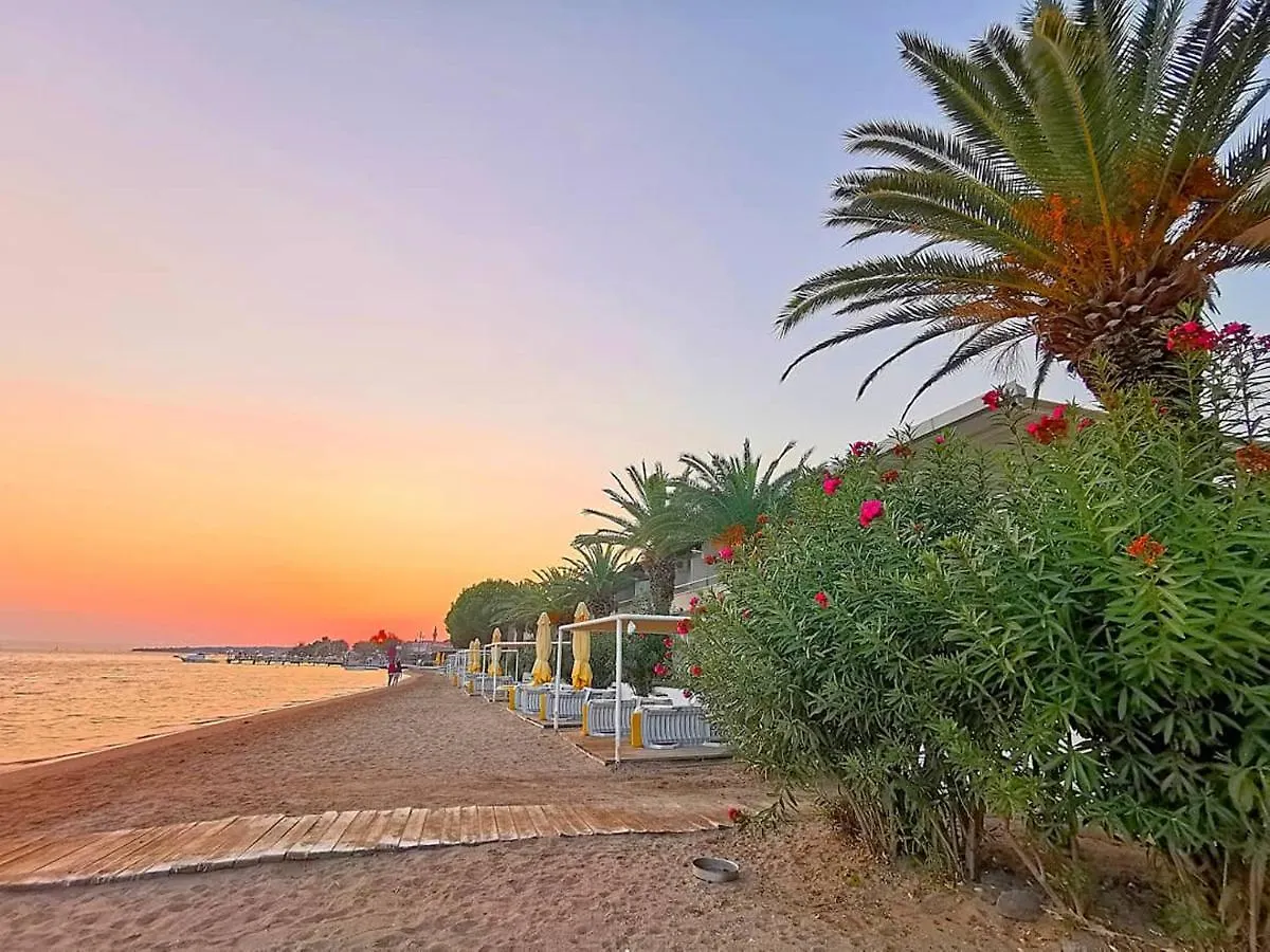 Cunda Hotel Ayvalı 2*,  تركيا