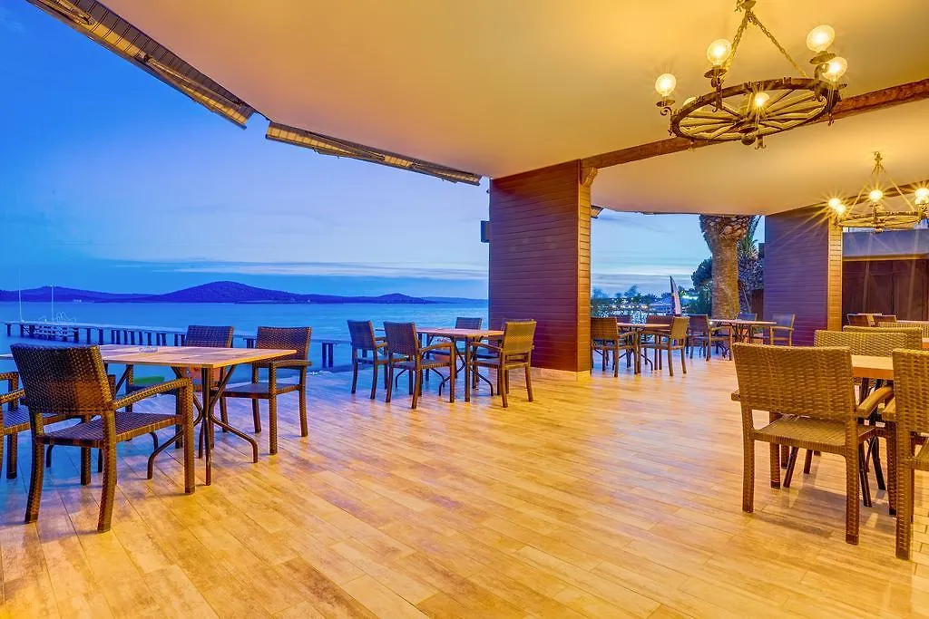 Cunda Hotel Ayvalı تركيا